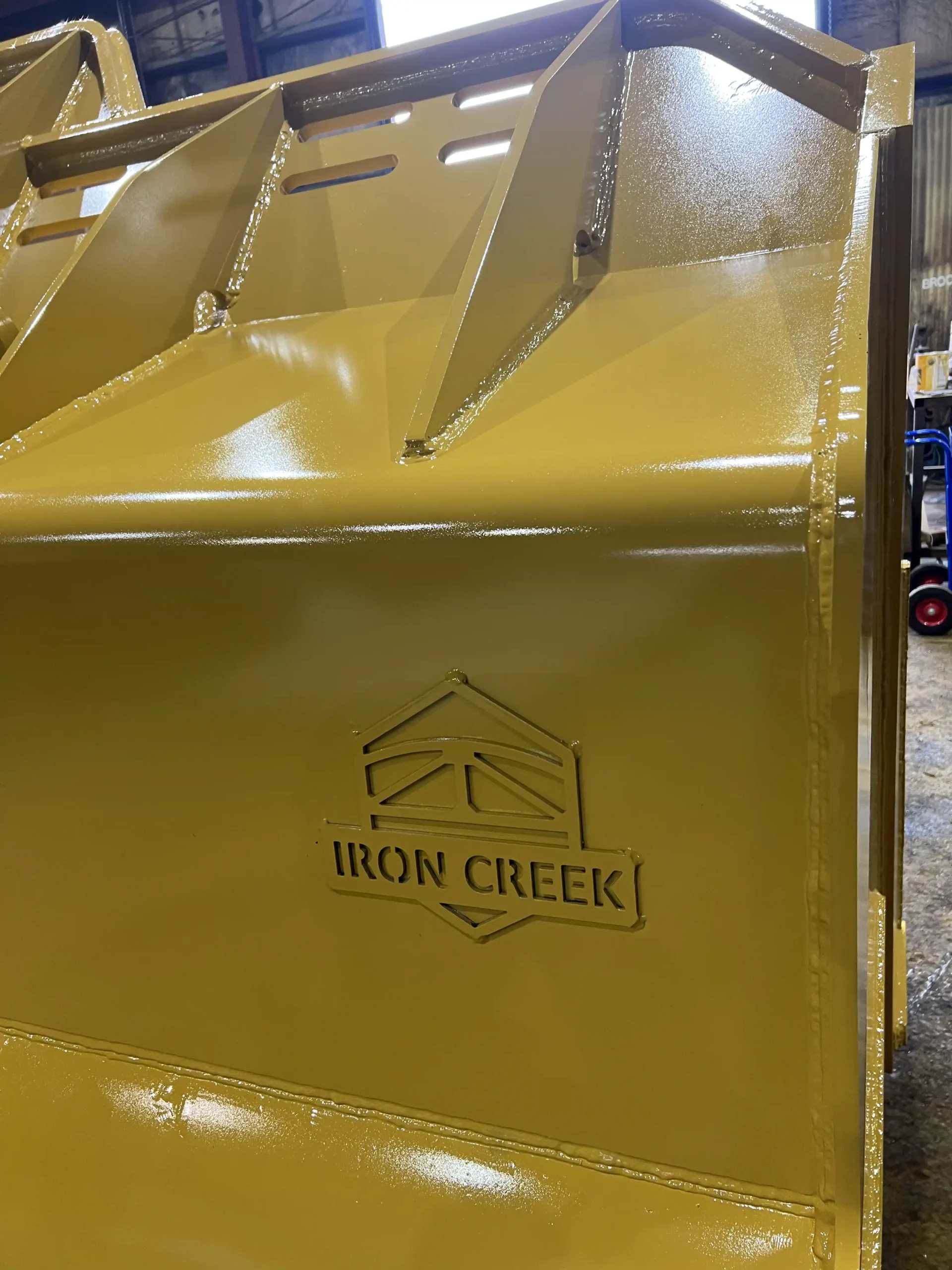 //ironcreekindustries.ca/wp-content/uploads/2024/08/Large-Mining-Bucket-04-scaled.webp